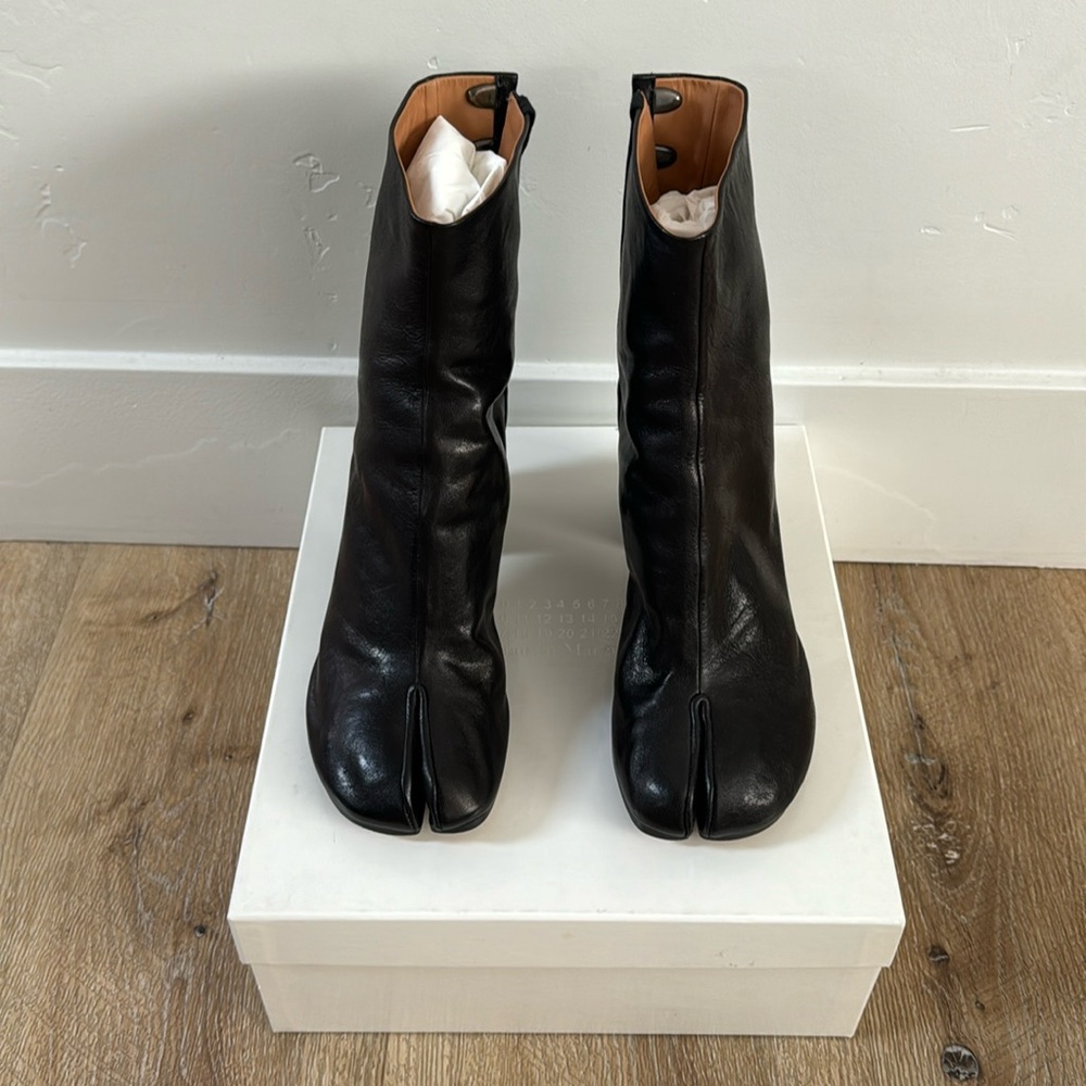 Maison Margiela Black Leather Tabi Boots, 38.5